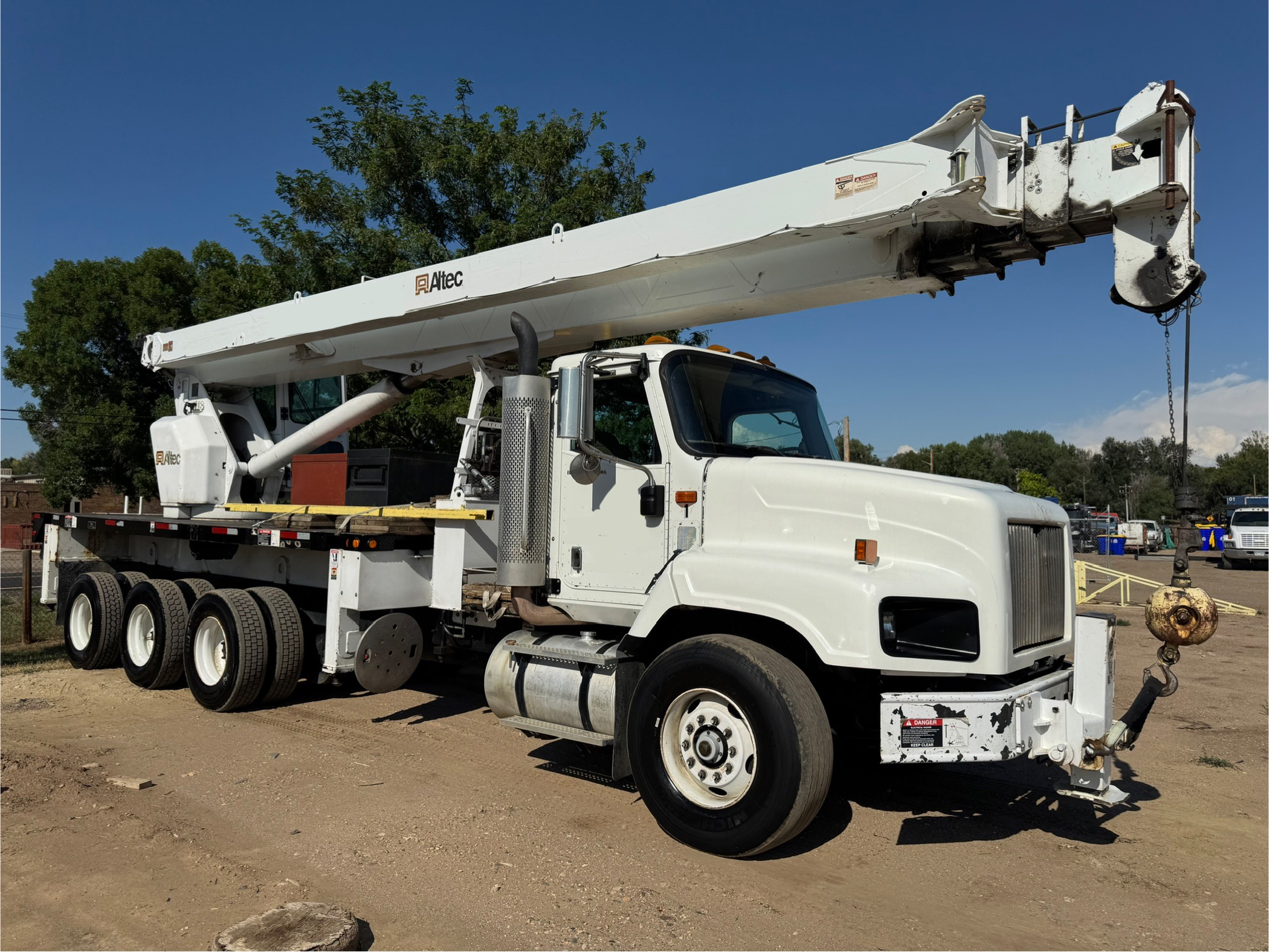 2007 ALTEC 5600 - Image 2